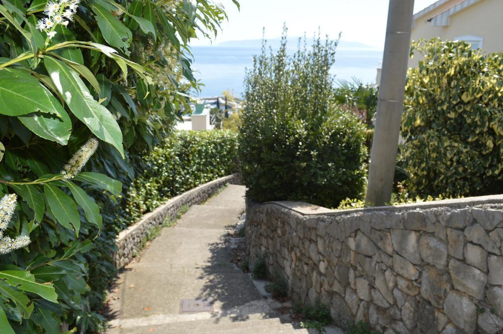 Apartment Sonia Ičići Rum bild